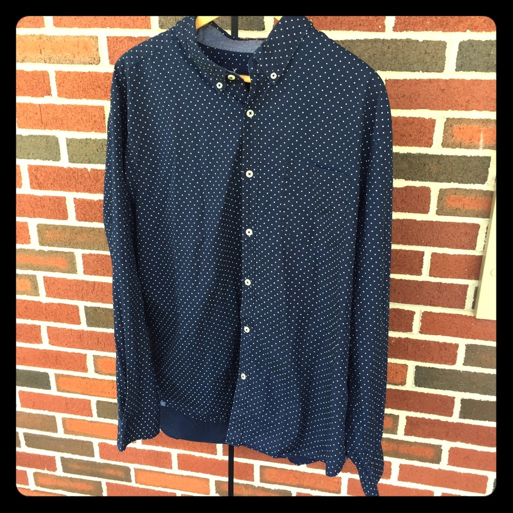 Used American Eagle button up collared shirt.